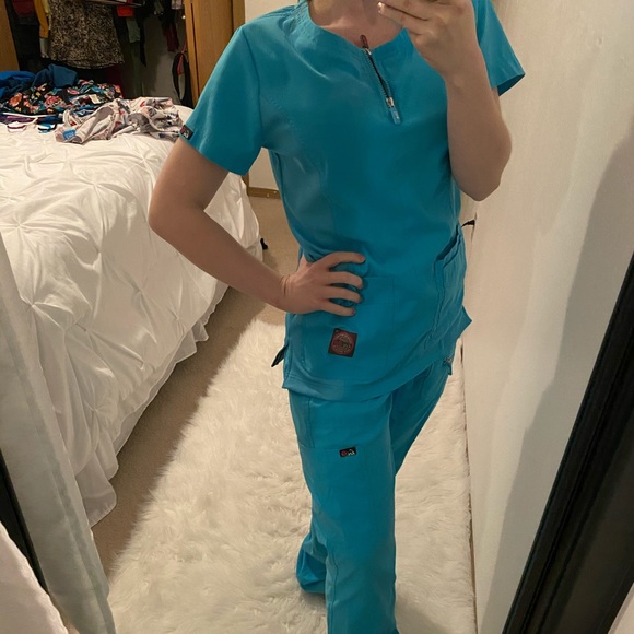 Scrub set - Picture 6 of 6